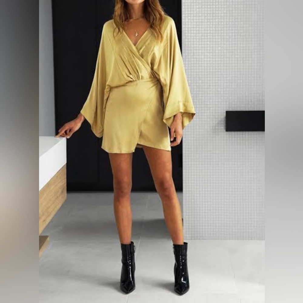 All Things Golden Lush Kimono Gold Wrap Mini Dress Size Small